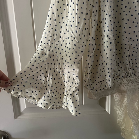 Intimately Free People Ruffle Sleeve V Neck Lace Bottom Bodysuit Size M - Picture 4 of 7